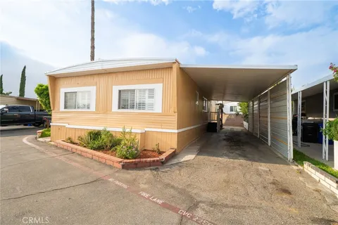 250 N Linden Avenue Unit 124, Rialto, CA 92376 - MLS#: CV25231079