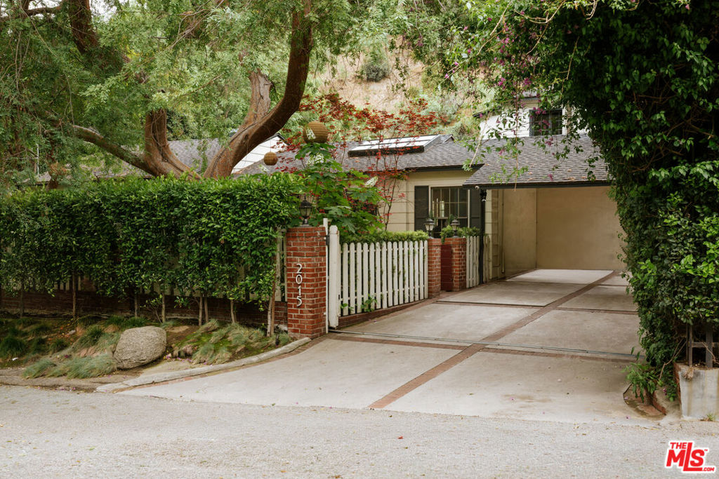 2015 Nichols Canyon Road