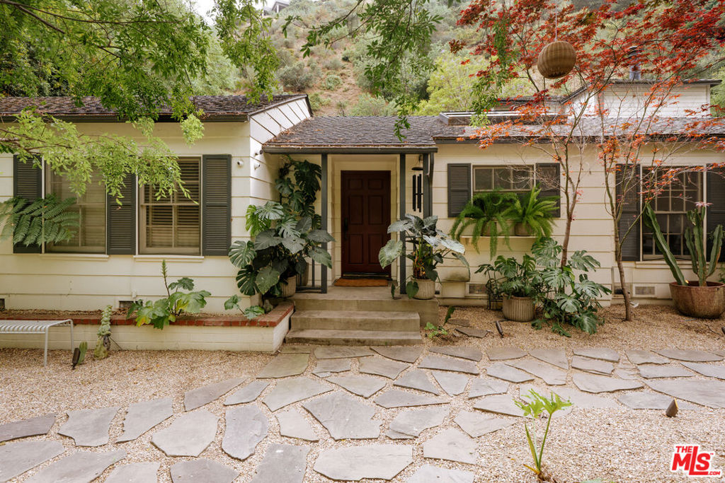 2015 Nichols Canyon Road