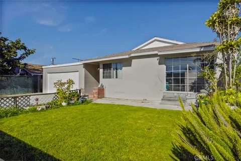 674 Senate Street, Costa Mesa, CA 92627 - MLS#: NP26029428
