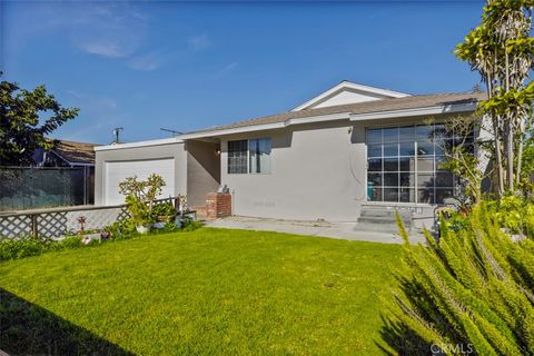 674 Senate Street Costa Mesa CA 92627