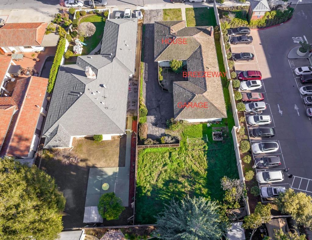 541 S Bayview Avenue
