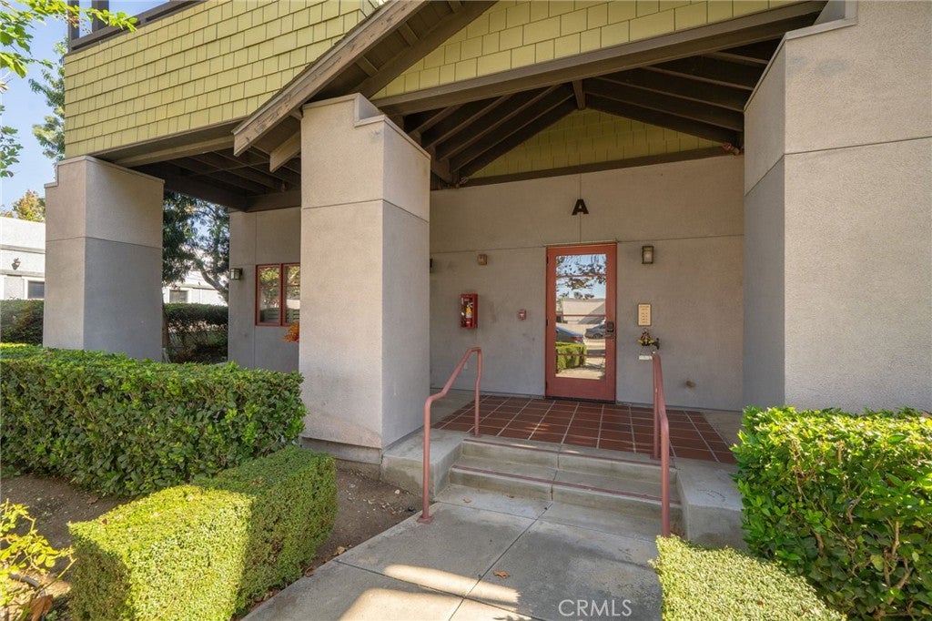 148 N Vermont Avenue Apt B, Glendora CA 91741