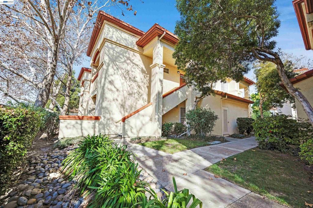 Photo of 7016 Stagecoach Rd Rd #G, Dublin, CA 94568 (MLS # 41136859)