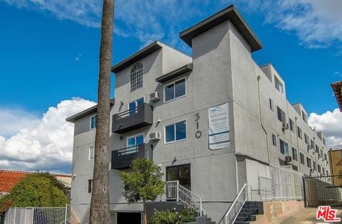 Photo of 310 S Kenmore Avenue #206, Los Angeles, CA 90020 (MLS # 25560341)