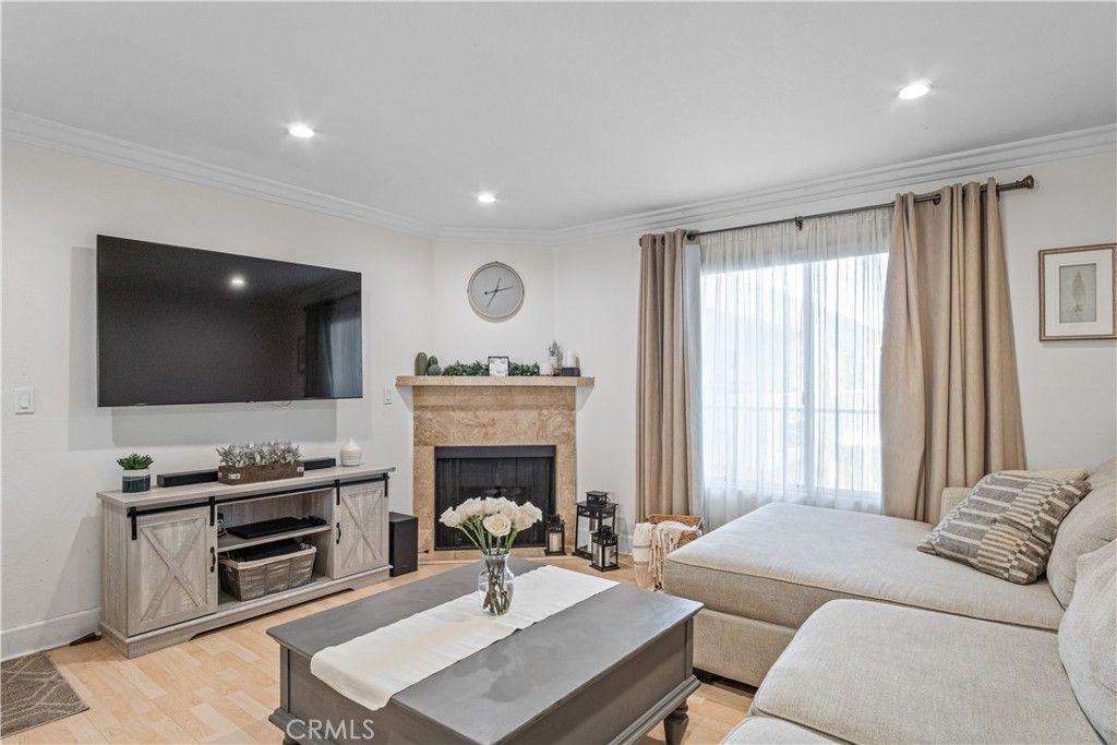 Photo of 7035 Woodley Avenue #203, Van Nuys, CA 91406 (MLS # SR25230319)