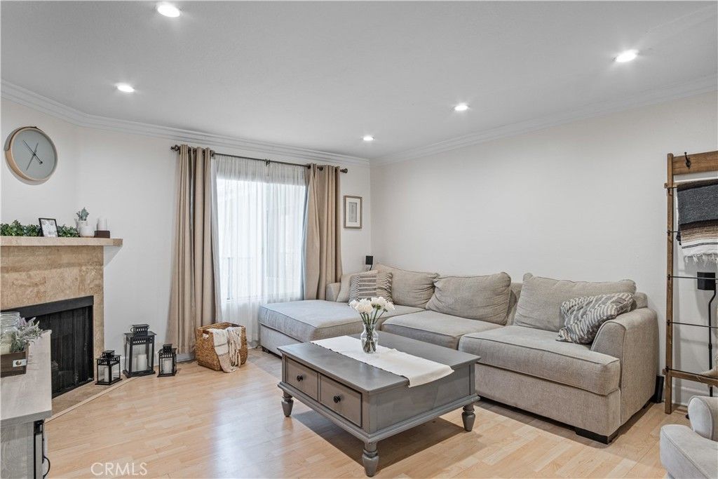 Photo of 7035 Woodley Avenue #203, Van Nuys, CA 91406 (MLS # SR25230319)