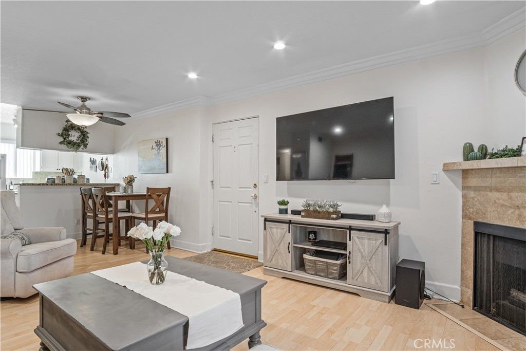 Photo of 7035 Woodley Avenue #203, Van Nuys, CA 91406 (MLS # SR25230319)