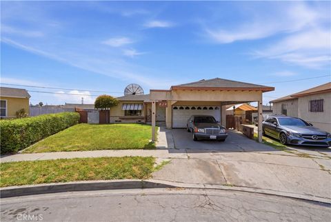 Photo of 414 E 137th ST, Los Angeles, CA 90061 (MLS # DW26100047)