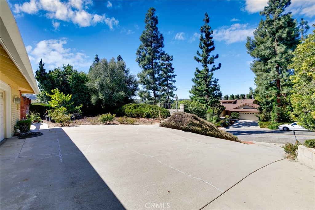 2424 Kiska Avenue