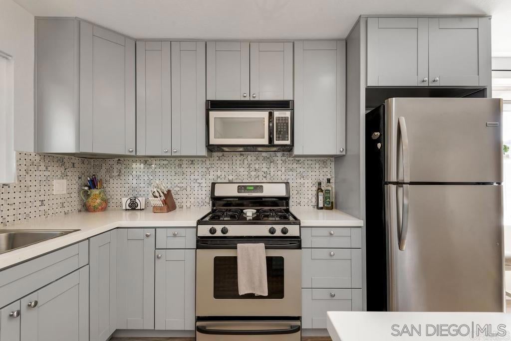 810 E Washington A