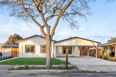 Photo of 709 Lakebird Drive, Sunnyvale, CA 94089 (MLS # ML82029659)