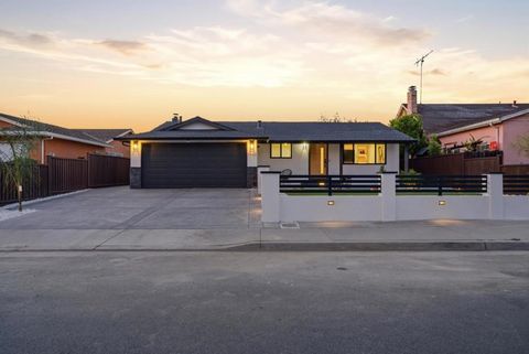 Photo of 1497 Meadow Glen Way, San Jose, CA 95121 (MLS # ML82040513)