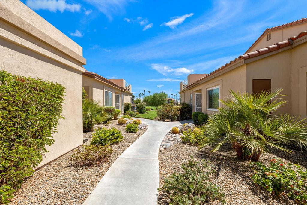 Palm Royale - Residential