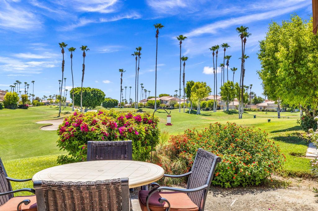 Palm Royale - Residential