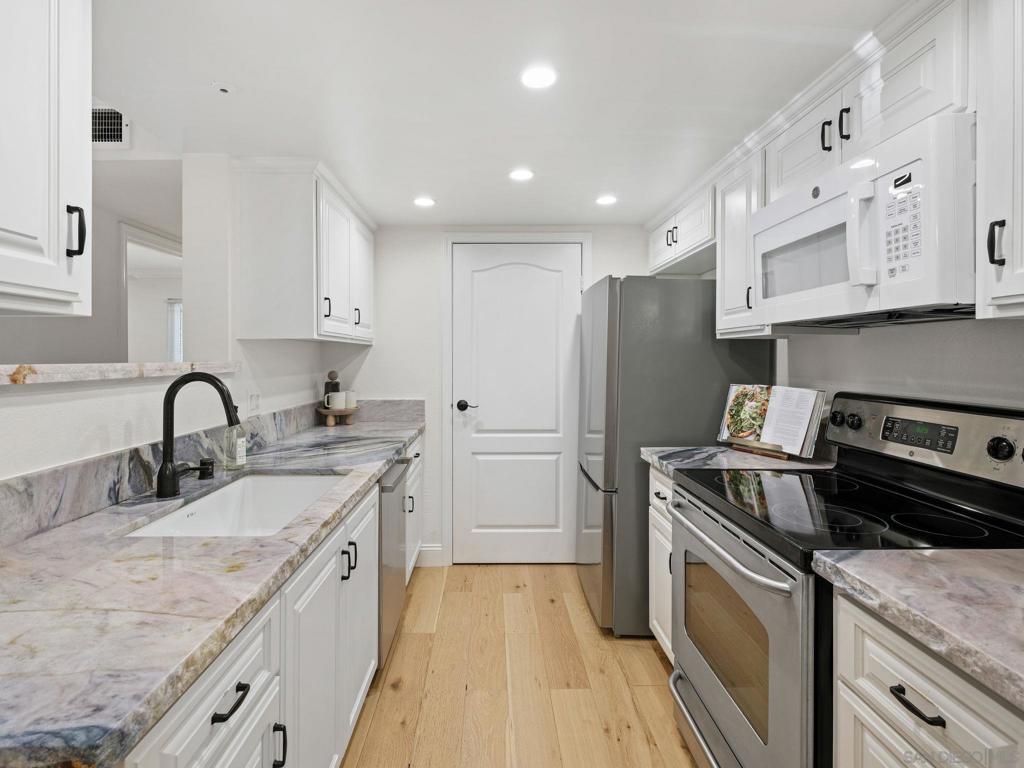 12023 Alta Carmel 244