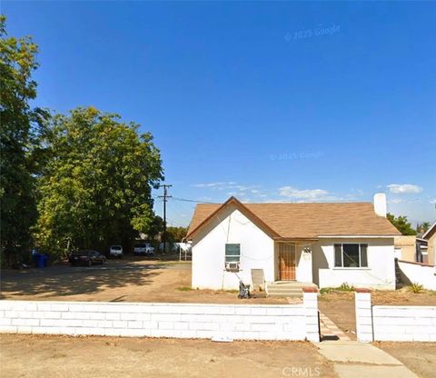 Photo of 9293 Garfield St, Riverside, CA 92503 (MLS # IV26040861)