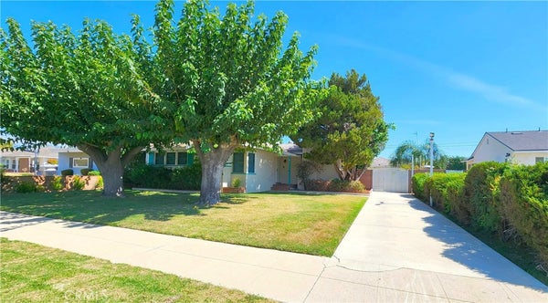 10132 DENSMORE AVE, NORTH HILLS, CA 91343 - Image cdb1d73f2f06ed718d3bc9c3741a0cbe/3553032811