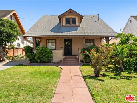 Photo of 144 W 45th Street, Los Angeles, CA 90037 (MLS # 26755349)