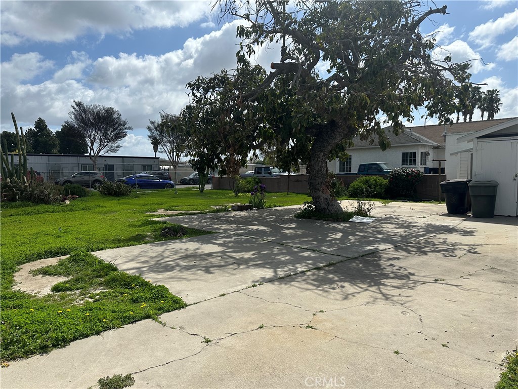 612 W Santa Ana