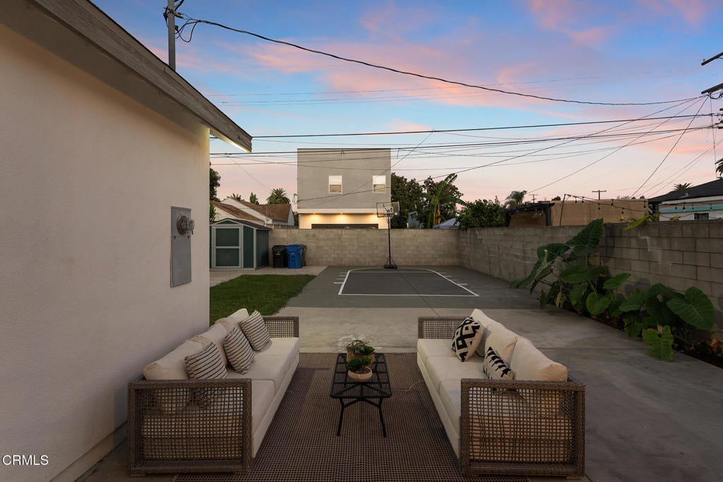 2238 S Cochran Avenue
