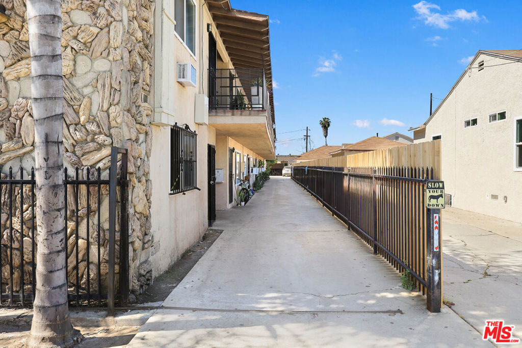 5913 Greenwood Avenue