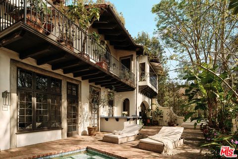 Photo of 2729 Nichols Canyon Road, Los Angeles, CA 90046 (MLS # 26634473)