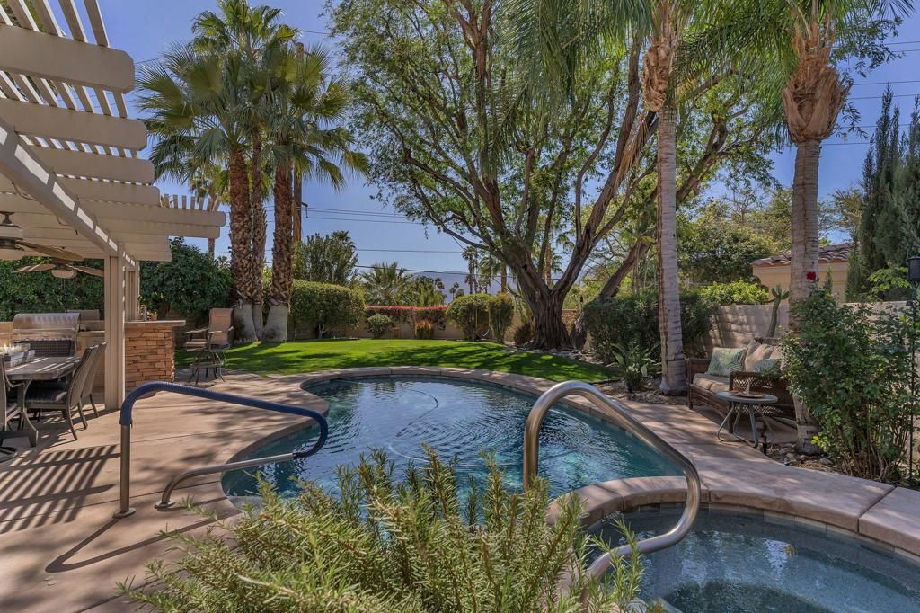 listing image 130729593214065272335