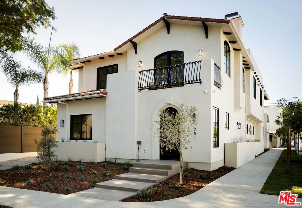 1201 N Vista Street 1201-1203