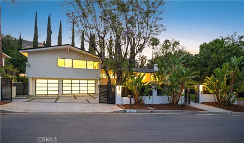 Photo of 5265 Del Moreno Drive, Woodland Hills, CA 91364 (MLS # SR26134656)