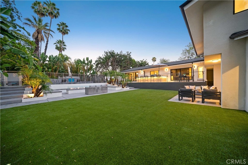 5265 Del Moreno Drive