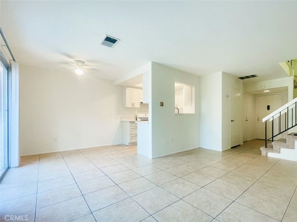 listing image 130725480555093025234