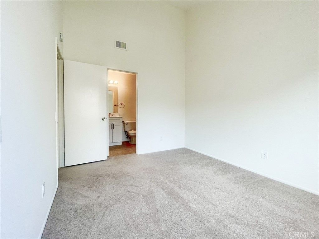 listing image 130722389776479012194
