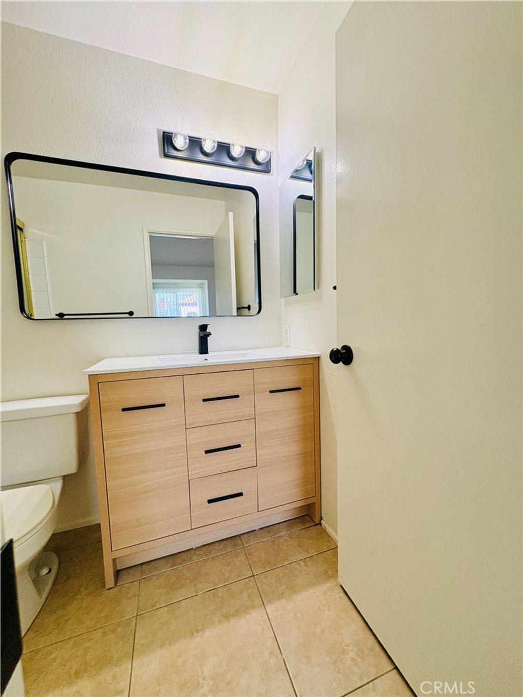 listing image 130726644743743258585
