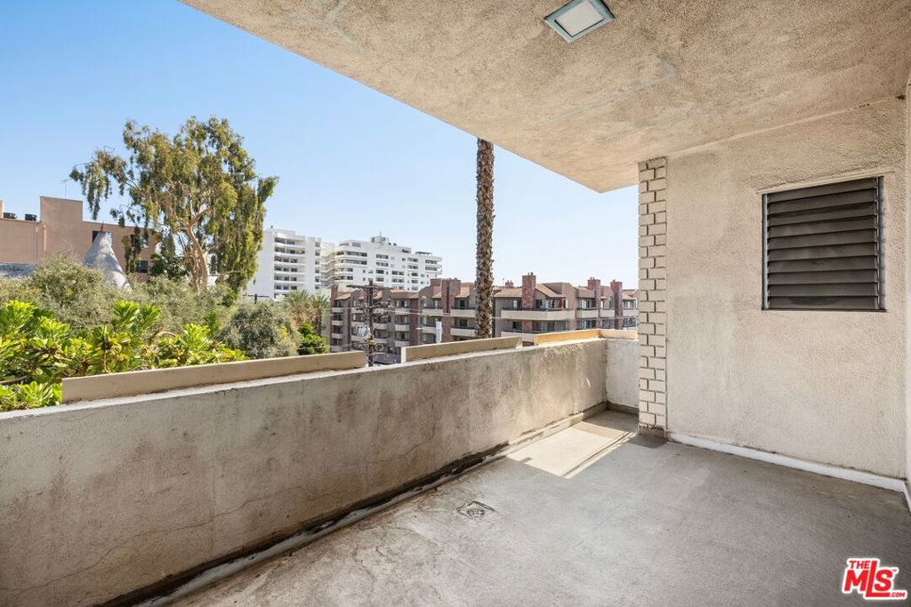 Properties 3 7309 Franklin Avenue 304