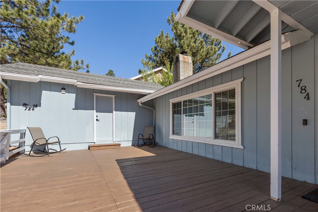 784 Apple Avenue