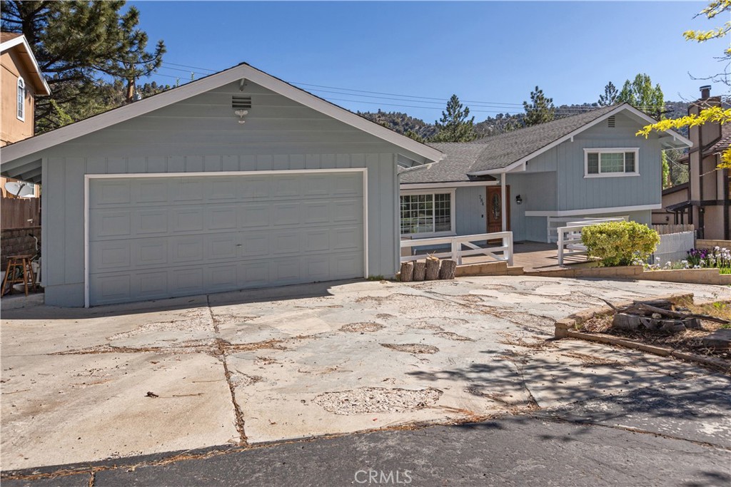 784 Apple Avenue