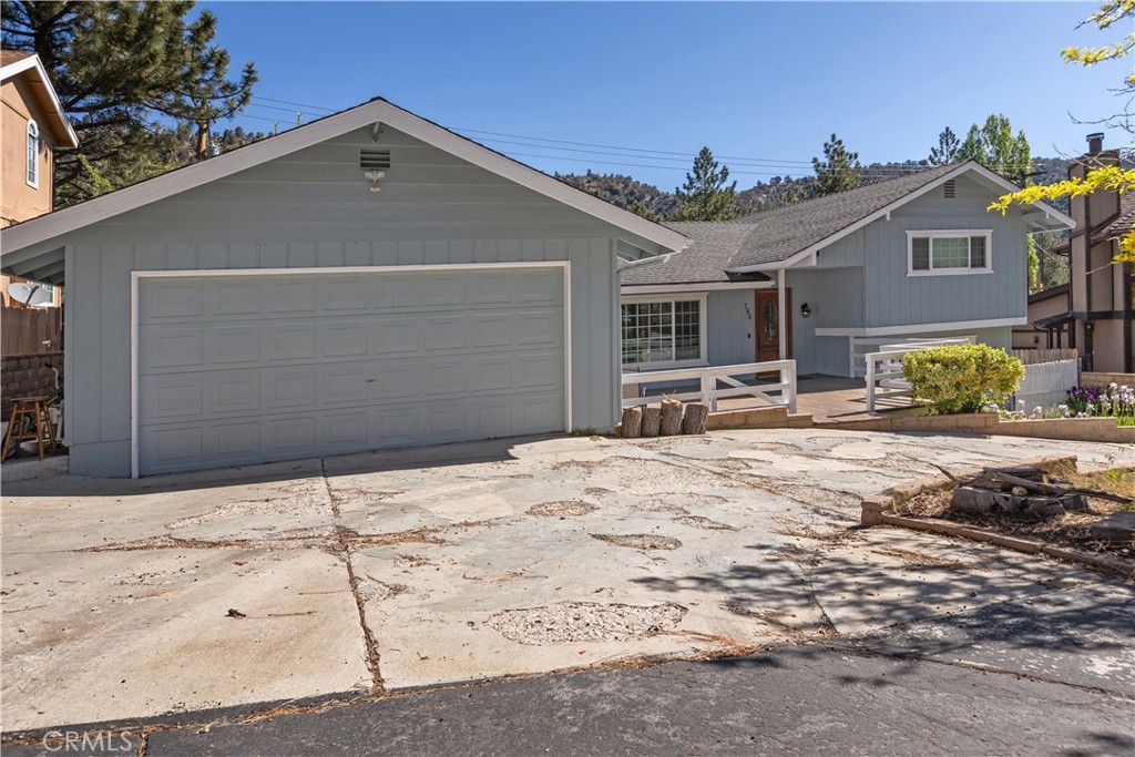 784 Apple Avenue
