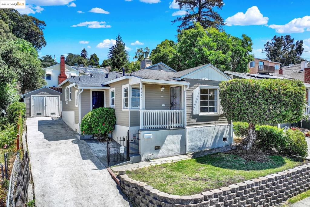 Just Listed Move-In Ready! Above MacArthur. Enjoy this delightful home with a great backyard for gardening outdoor entertaining. Freshly painted, Hardwood floors, updated lighting, Previously updated kitchen, laundry room off kitchen, detached garage, off street parking