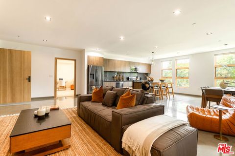 Photo of 547 N Sweetzer Avenue #203, West Hollywood, CA 90048 (MLS # 25630367)