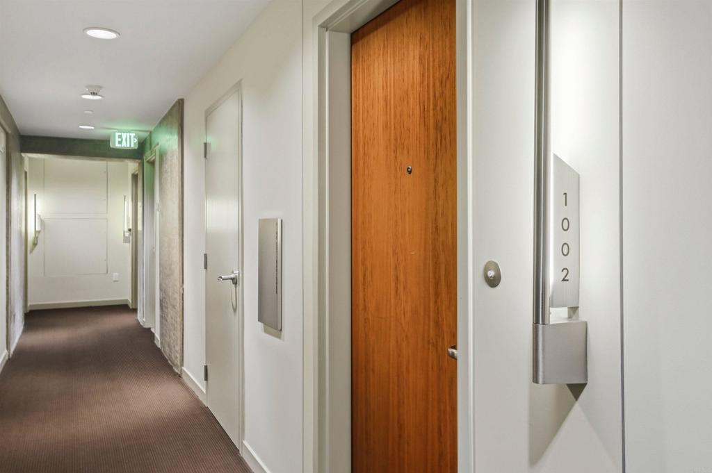 800 The Mark Lane 1002