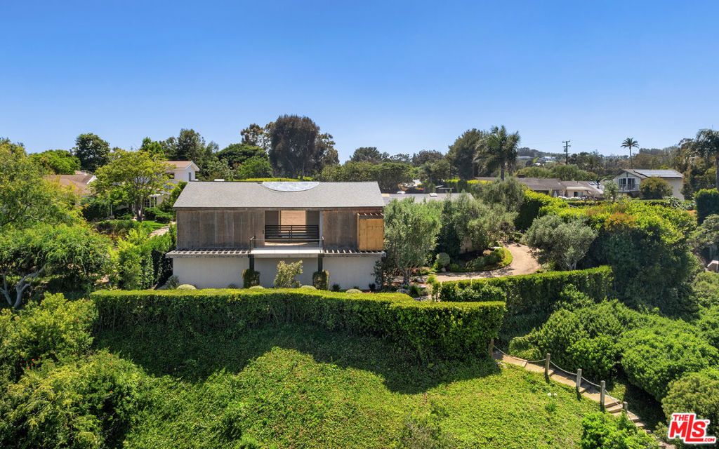 Photo of 28867 Grayfox Street, Malibu, CA 90265 (MLS # 26850149)