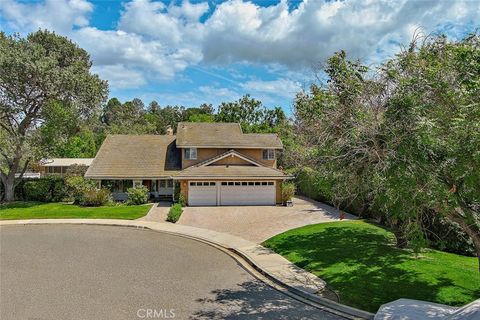 Photo of 984 Oakmont Court, Simi Valley, CA 93065 (MLS # SR26082293)