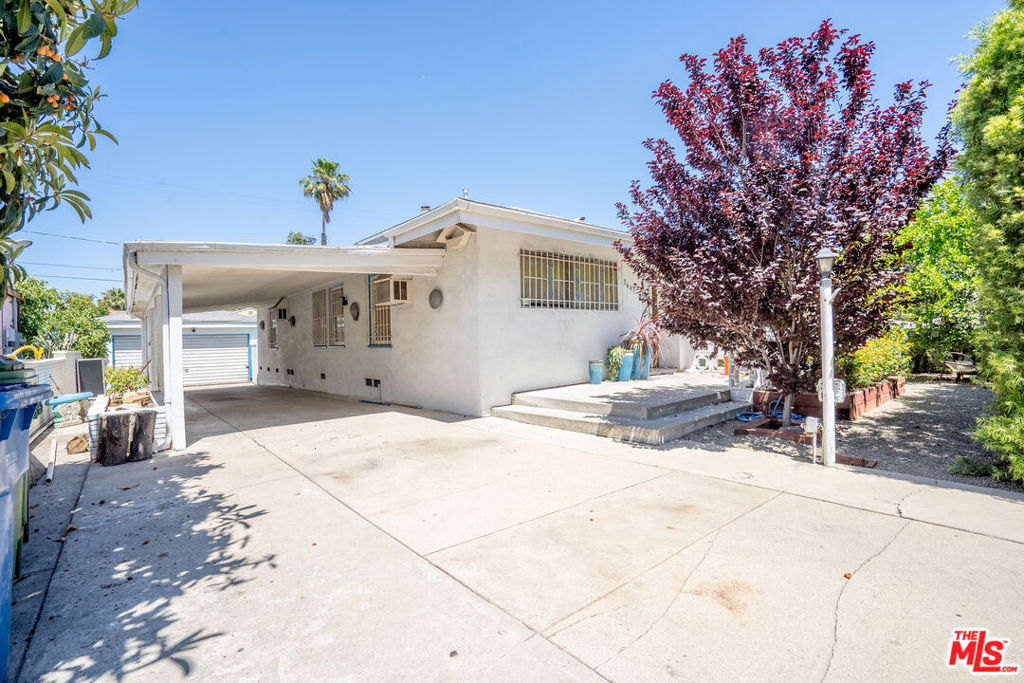 6447 Whitsett Avenue