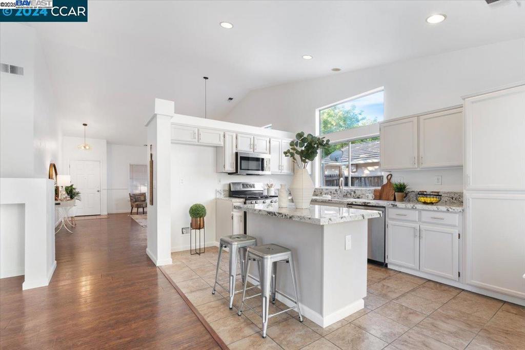 BRENTWOOD - Residential Lease