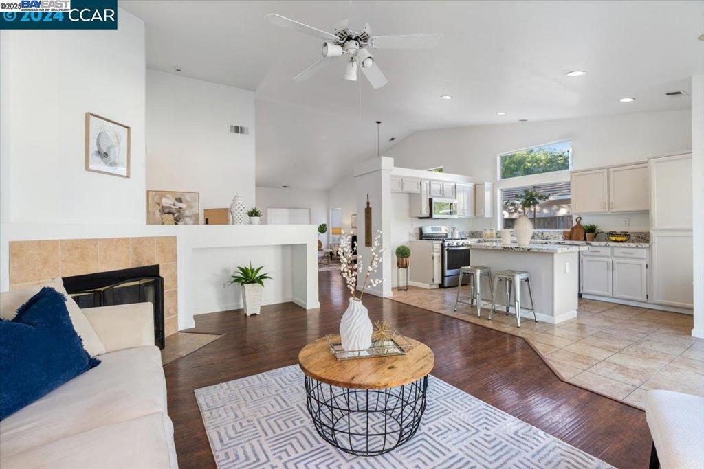 BRENTWOOD - Residential Lease