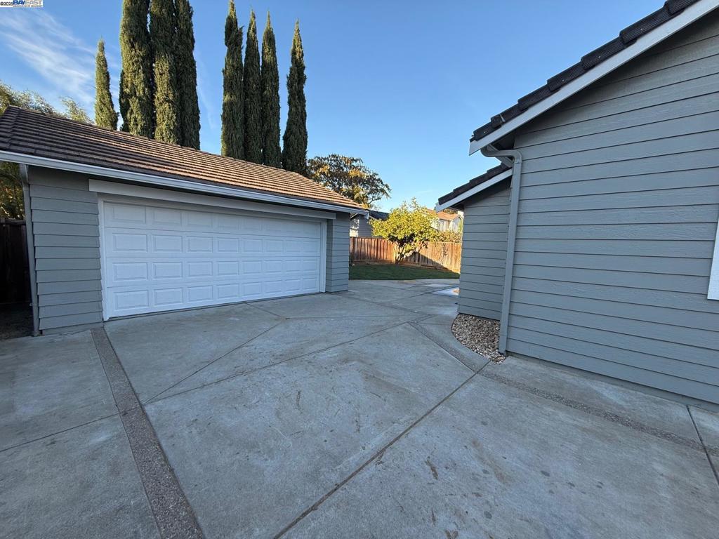 BRENTWOOD - Residential Lease