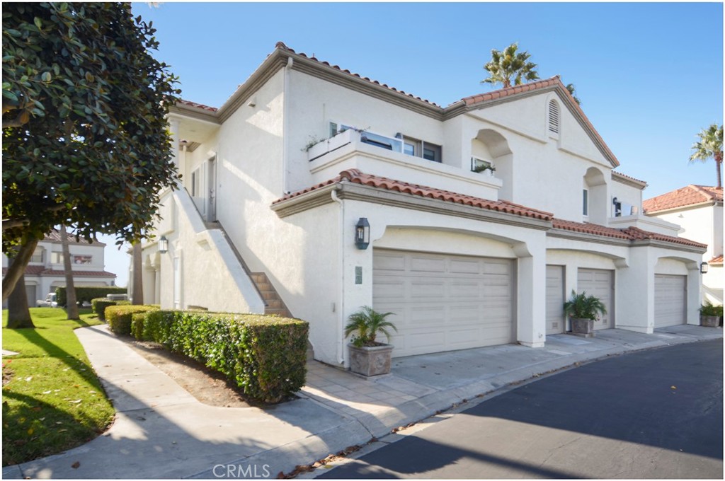 Welcome to this charming lower-level condo in the exclusive gated community of Tennis Villas in Monarch Beach. With a sought-after northwest orientation, enjoy stunning ocean, hillside, and city light views, plus unforgettable sunsets and the sound of waves at night.
This quiet, private end-unit features a spacious ocean-view patio accessed through French doors from both the living room and the primary suite. The primary bedroom includes an en-suite bath with dual vanities, a large tub/shower, a walk-in closet, and an additional wardrobe. The guest bedroom—with its own closet—works beautifully as an office, den, or second bedroom, with an adjacent full bath.
The open floor plan creates a seamless flow between the kitchen, dining area, and cozy living room with a gas fireplace, perfect for enjoying the coastal breeze and indoor-outdoor living.
Ideally located, this condo is just a short walk to the community pool and spa, Salt Creek Beach, the Waldorf Astoria and Ritz-Carlton resorts, Monarch Links Golf Course, and Dana Point Harbor. Convenient nearby trolley stops provide easy access to downtown Dana Point and Laguna Beach for shopping, dining, and entertainment.
This is a rare opportunity to lease in one of Dana Point’s most desirable communities. Offered unfurnished for a long-term lease.