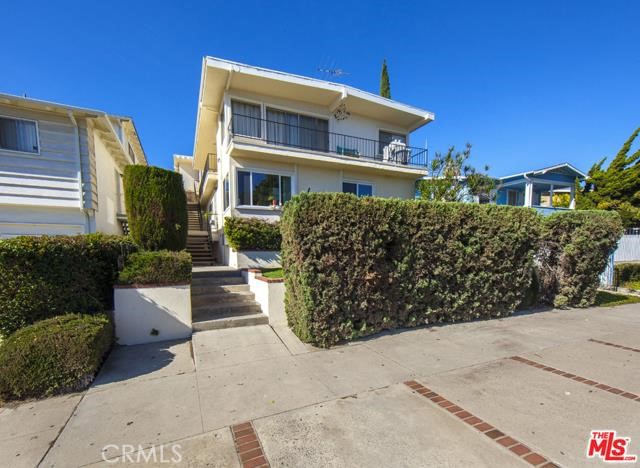 Ocean/Harbor view unit, great hill location-north of Gaffey on a quiet street. Remodeled kitchen with new quartz countertops, flooring, lighting and stove. Master suites bathroom completely remodeled. In unit washer and dryer provided, located in kitchen in its own closet. Peaceful views from master suite, kitchen and living room. 3 good size bedrooms. This is the top level unit in a well managed 4 unit complex. Water included in rent. Unit comes with one parking space inside the garage. This home sits at the heart of the San Pedro community, touting various rental opportunities throughout the neighborhood as well as an array of commercial corridors. San pedro offer a local downtown center, with historic storefronts containing numerous local businesses, diverse eateries, and unique boutiques. Gaffey Street provides a more suburban feel, with plenty of familiar chain restaurants and national retailers spread along wide streets. Easy access to freeway and Long beach port.