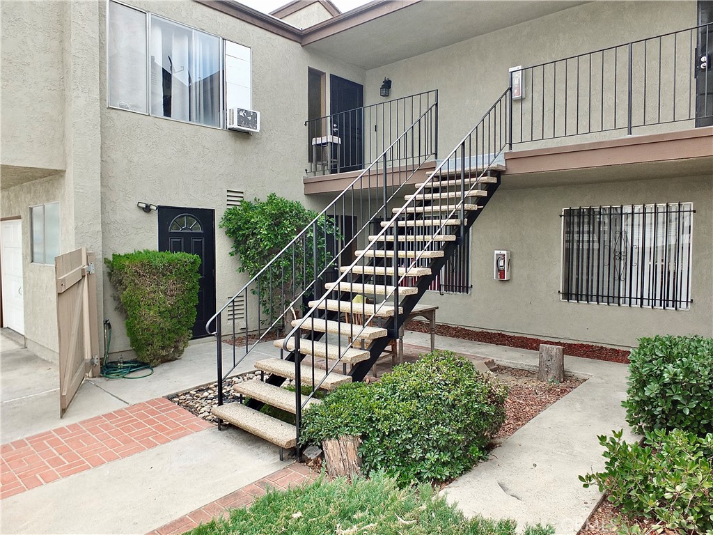 3404 Cerritos Ave